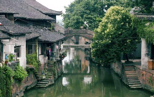 了解景区在壶口瀑布沿路砌围墙,是为安全考虑还是为了圈地收钱? | 景区在壶口瀑布沿路砌围墙,是为安全考虑还是为了圈地收钱?知识星球平台